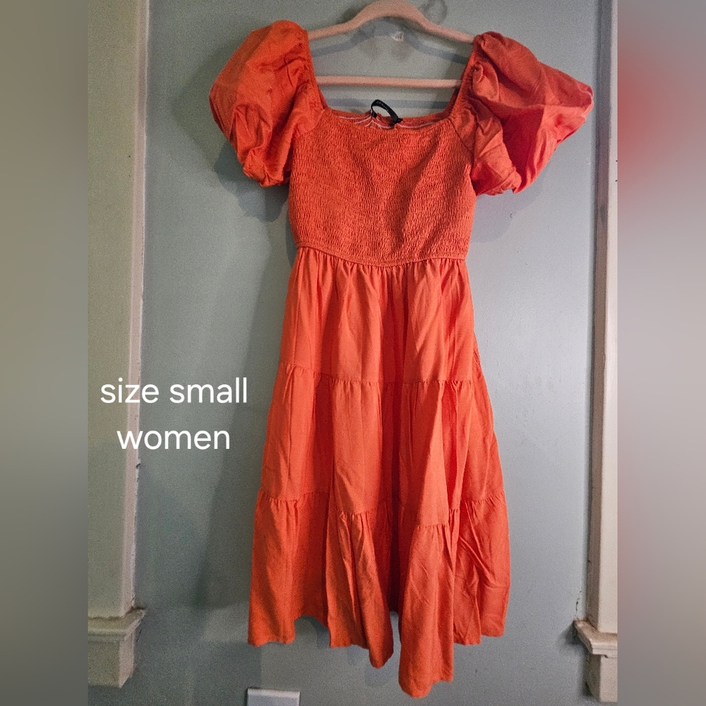 Orange women's dress with bubble sleeve
